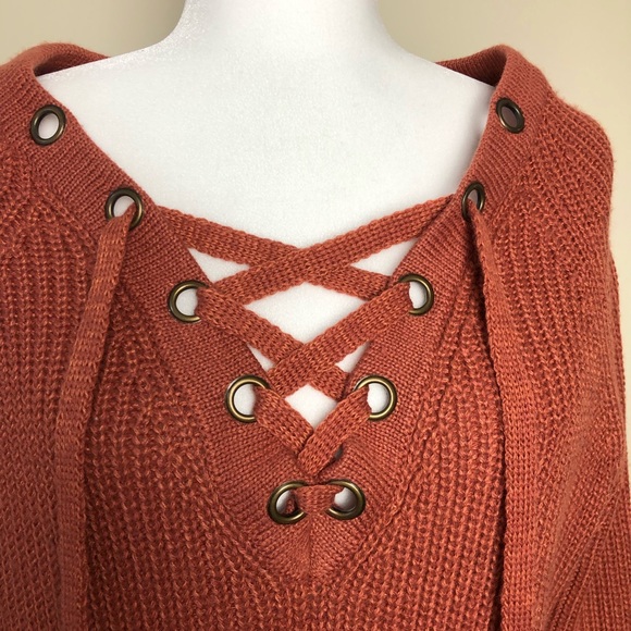 Miracle U.S.A Lace up Sweater - Picture 4 of 7